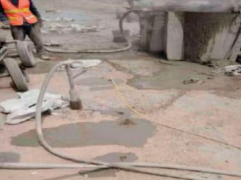 高埗镇水泥混凝土路面板底注浆技术 路面脱空注浆整治方案