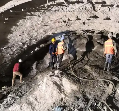 高埗镇拱顶带模注浆料的施工流程及注意事项